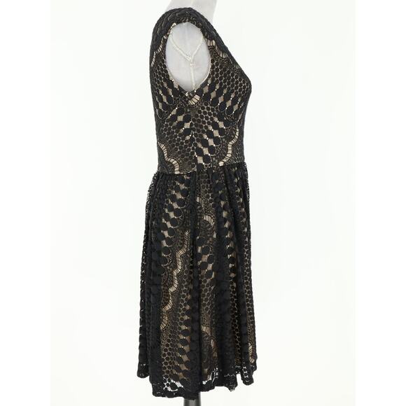 Betsey Johnson Dress Womens 4 Black Lace Beige Lined Side Zip Fit n Flare Party - Picture 7 of 12